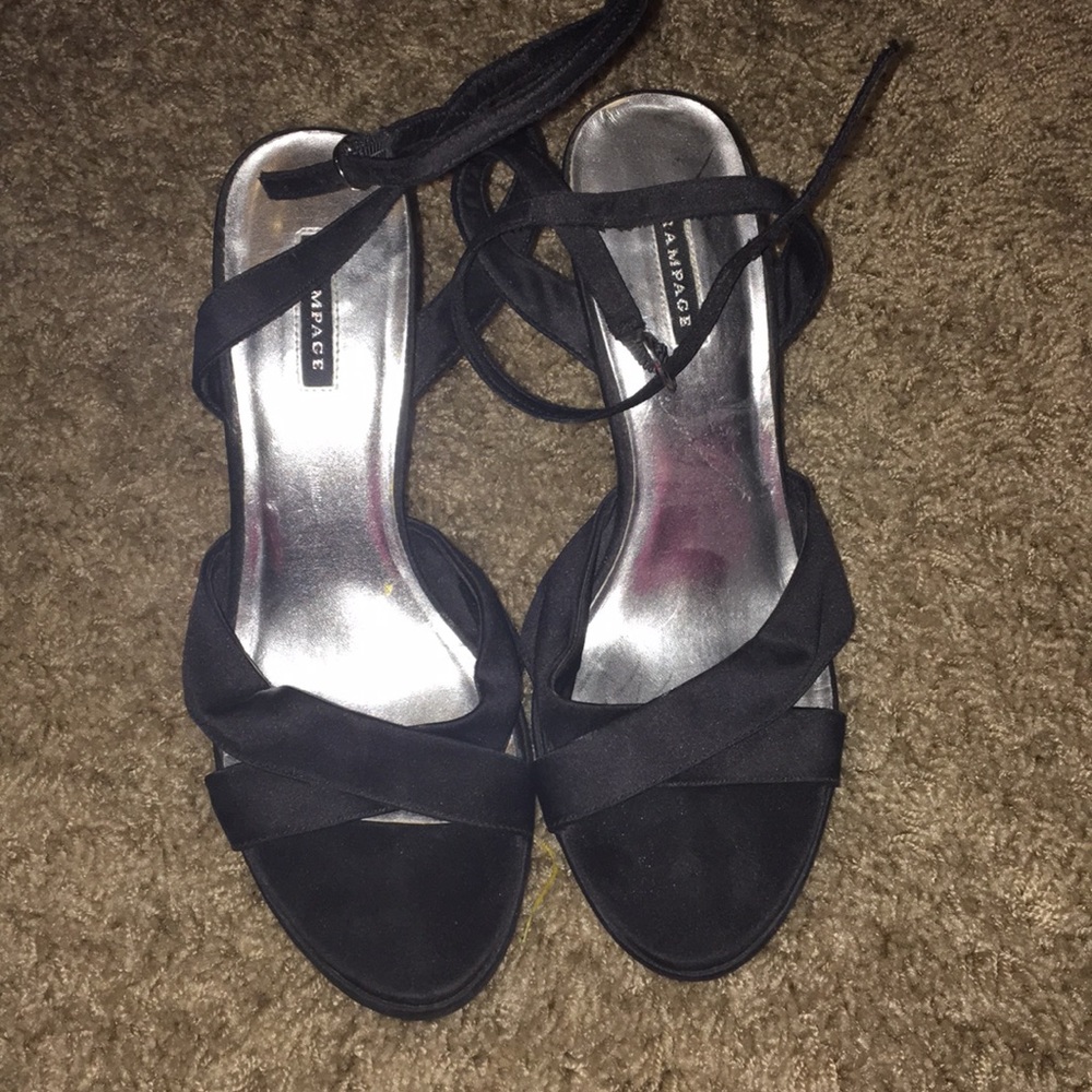 Black stewpot heels sandals like new!